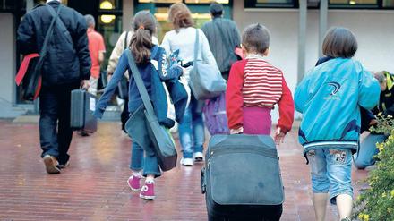 Schnelle Hilfe notwendig. Von den 5000 syrischen Flüchtlingen, die Deutschland aufnimmt, kommen 24 Ende Oktober nach Potsdam–Mittelmark. Das Land nimmt insgesamt 154 Syrer auf. Der Landkreis hat bisher für zwei Familien Wohnungen gefunden.