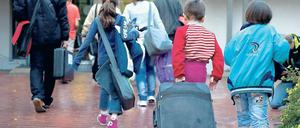 Schnelle Hilfe notwendig. Von den 5000 syrischen Flüchtlingen, die Deutschland aufnimmt, kommen 24 Ende Oktober nach Potsdam–Mittelmark. Das Land nimmt insgesamt 154 Syrer auf. Der Landkreis hat bisher für zwei Familien Wohnungen gefunden.