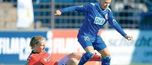 Hartes Programm. Duisburg hat bis zum Schluss gekämpft, aber Turbine Potsdam mit Julia Simic (rechts) hat verdient das Spiel mit 2:1 gewonnen. Am Sonntag geht es schon zum nächsten Meisterschaftsspiel nach Hoffenheim. Auch dort muss ein Sieg her.