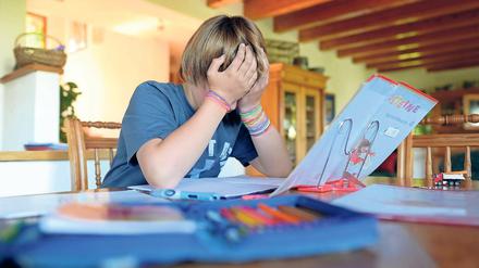Belastungsprobe Hausaufgaben. Kinder mit Aufmerksamkeitsdefizitsyndrom reagieren sensibel auf Normendruck.