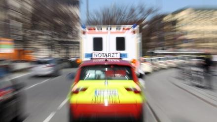 Für die Beifahrerin des verunglückten Fahrers kam jede Hilfe zu spät. Sie erlag ihren schweren Verletzungen.