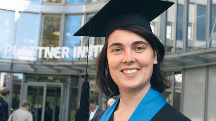 Hut ab. Lea Voget konnte sich über die Traumnote 1,0 freuen. Insgesamt schafften diesmal 76 Bachelor-, 53 Master- und 14 Doktorstudenten den Abschluss am HPI.