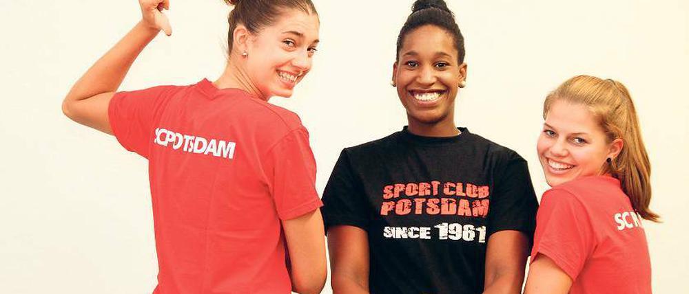 Drei Neue im Potsdamer Team. Die Slowakin Nikola Radosova, die Spanierin Jessica Rivero und Sophie Dreblow (von links) aus dem eigenen Nachwuchs gehören nun zur Erstliga-Mannschaft des SC und präsentieren sich am Wochenende erstmals daheim.