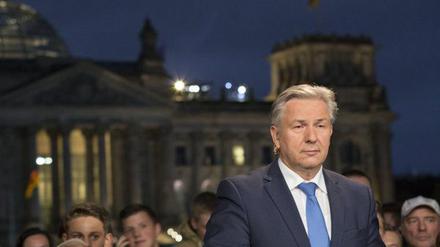 Stets zu Diensten. Klaus Wowereit bleibt weiterhin nur in Berlin eine politische Größe. -