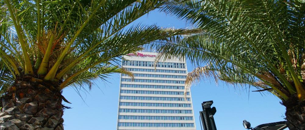 Passt nicht in Potsdams neue alte Mitte, finden Viele: das Hotel Mercure.