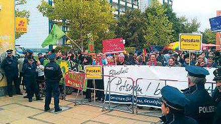 Demo. Bis zu 200 Potsdamer protestierten gegen die Rechtsextremisten.