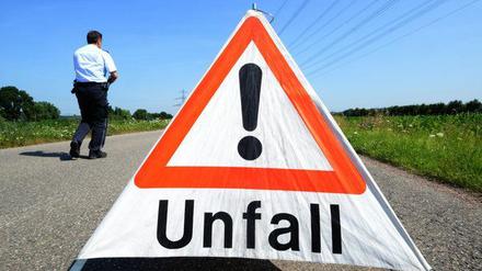 Zahlreiche Unfälle am Wochenende - zwei Menschen starben.