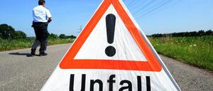 Zahlreiche Unfälle am Wochenende - zwei Menschen starben.