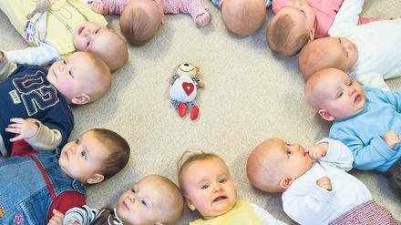 Nachwuchs für die Landeshauptstadt. Nicht nur die Zuzügler mehren die Zahl der Potsdamer. Auch der Geburtenüberschuss sorgt dafür, dass die Bevölkerung wächst. Die Stadt muss daher Millionen in den Bau neuer Kitas investieren.