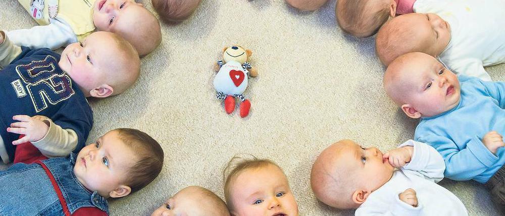 Nachwuchs für die Landeshauptstadt. Nicht nur die Zuzügler mehren die Zahl der Potsdamer. Auch der Geburtenüberschuss sorgt dafür, dass die Bevölkerung wächst. Die Stadt muss daher Millionen in den Bau neuer Kitas investieren.