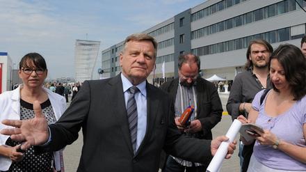 Presse? Pfui! Flughafenchef Mehdorn schließt Journalisten mal wieder aus.