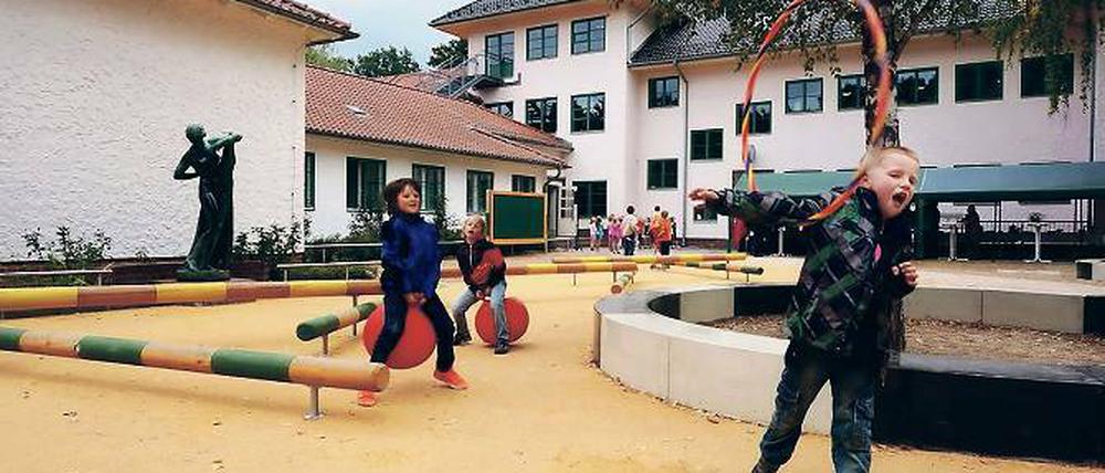 Mammutprojekt. Die Kinder freuen sich, dass es mit dem Baulärm nun ein Ende hat.