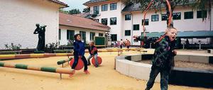 Mammutprojekt. Die Kinder freuen sich, dass es mit dem Baulärm nun ein Ende hat.