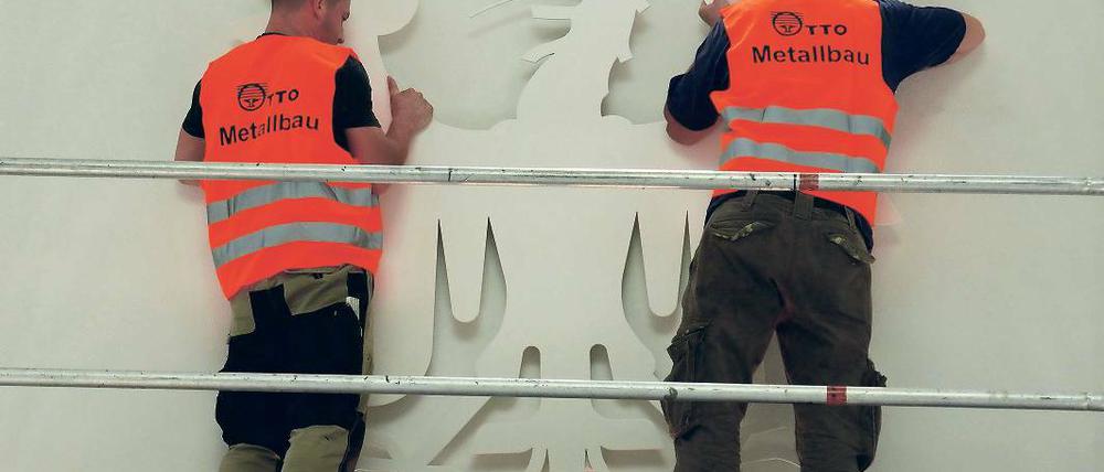 Wappentier. Im neuen Plenarsaal ist der Adler aus Stahlblech, mehr als 100 Kilogramm schwer – und weiß lackiert.