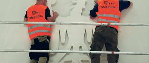 Wappentier. Im neuen Plenarsaal ist der Adler aus Stahlblech, mehr als 100 Kilogramm schwer – und weiß lackiert.