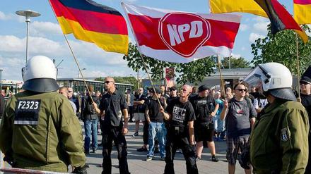 Das Abgeordnetenhaus richtet sich mit einer gemeinsamen Resolution aller Fraktionen gegen rechte Hetzer vor Asylheimen.