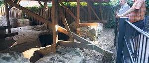 Gut gesichert. Die Reste der alten Burg können jetzt besichtigt werden.