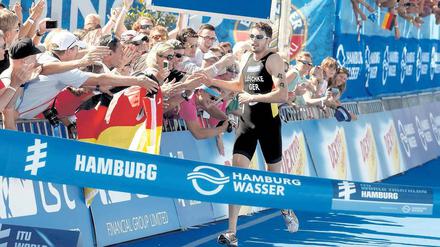 Potsdamer Weltmeister. Franz Löschke im Zieleinlauf bei der Team-Staffel-Weltmeisterschaft am 21. Juli in Hamburg.
