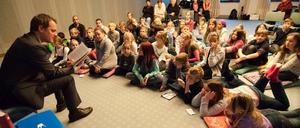 Lieber Distanz zu Schülern halten?