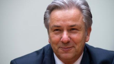 Hat er gut lachen? Berlins Regierender Bürgermeister Klaus Wowereit hatte den Vorsitz im BER-Aufsichtsrats erst Anfang des Jahres aufgegeben.