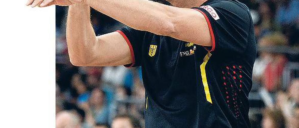 Kein Typ zum Händchenhalten. Bundestrainer Frank Menz setzt auf Disziplin – ohne diese Tugend dürfte seine Mannschaft in Slowenien allerdings auch chancenlos sein.