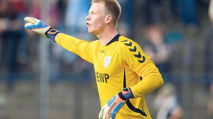 Will heute zum Sieg dirigieren: SVB-Torwart Dominic Feber vertritt im Regionalliga-Spiel gegen Germania Halberstadt den rotgesperrten Marvon Gladrow. Nach der Niederlage gegen den BAK vergangenen Samstag will Feber mit der jungen Babelsberger Elf im Heimspiel drei Punkte einfahren.