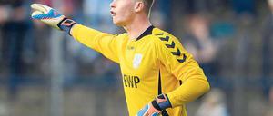 Will heute zum Sieg dirigieren: SVB-Torwart Dominic Feber vertritt im Regionalliga-Spiel gegen Germania Halberstadt den rotgesperrten Marvon Gladrow. Nach der Niederlage gegen den BAK vergangenen Samstag will Feber mit der jungen Babelsberger Elf im Heimspiel drei Punkte einfahren.