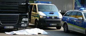Der Ehemann der Getöteten betrat unvermittelt die Stadtautobahn und wurde von einem Lkw erfasst.