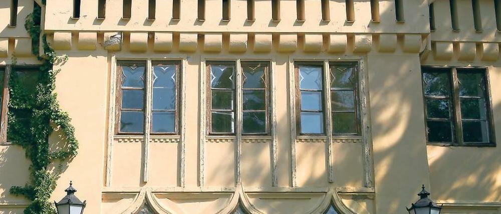 Höchste Zeit. Schloss Petzow steht seit Jahren leer. Doch der Denkmalschutz mahnt eine sensible Nutzung des Bestandes an.