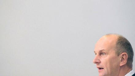 Keine guten Noten. Bei seiner ersten Regierungserklärung blieb der neue Ministerpräsident des Landes Brandenburg, Dietmar Woidke, am Donnerstag weitgehend blass. Themen wie Umwelt und Naturschutz sprach der frühere Umweltminister gar nicht an.