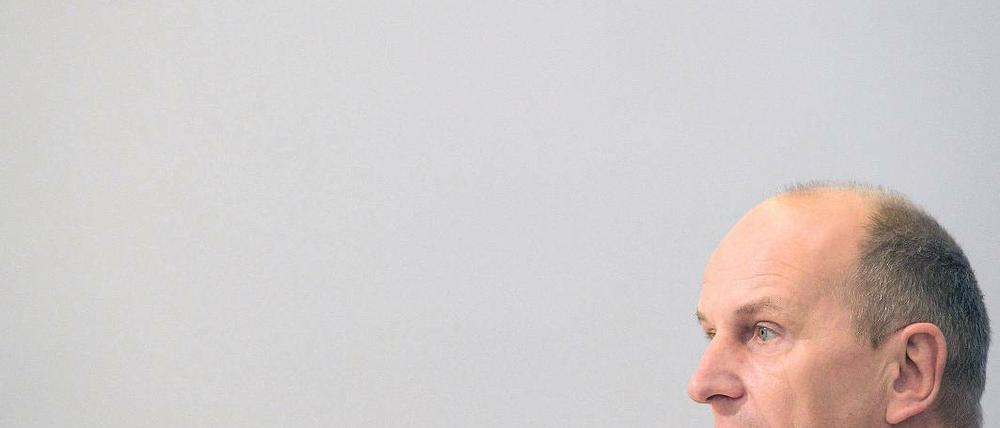 Keine guten Noten. Bei seiner ersten Regierungserklärung blieb der neue Ministerpräsident des Landes Brandenburg, Dietmar Woidke, am Donnerstag weitgehend blass. Themen wie Umwelt und Naturschutz sprach der frühere Umweltminister gar nicht an.