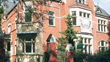 Glanzstück. In der Siemensvilla in der Gregor-Mendel-Straße sollen ab August 167 Kinder betreut werden. Träger der neuen Kita soll die Fröbel GmbH werden.