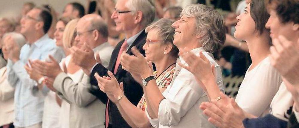 Fast schon üblich. Applaus und Standing Ovations wie hier beim Konzert am Samstag mit Dominique Horwitz sind für Besucher des Nikolaisaals ein gewohnter Anblick.