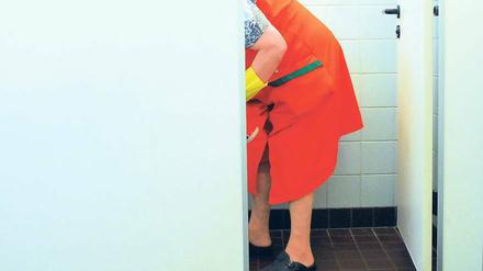 Unsaubere Geschäfte. Nicht alle Arbeitgeber zahlen Geringverdienern, was ihnen gesetzlich zusteht. Die Jobcenter wollen jetzt dagegen vorgehen.