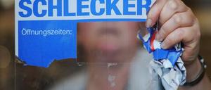 Aussortiert: Die Schlecker-Frauen. Die Insolvenz des einstigen Drogerie-Riesen war für viele der Mitarbeiterinnen ein Drama.