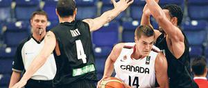 Allestuer: Levon Kendall (M.).