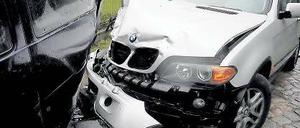 Aufprall. Keiner der vier am Unfall beteiligten Wagen war mehr fahrbereit.