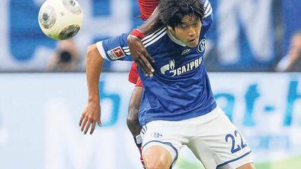 Last auf Schalke. Heute darf sich Atsuto Uchida nicht unterkriegen lassen.