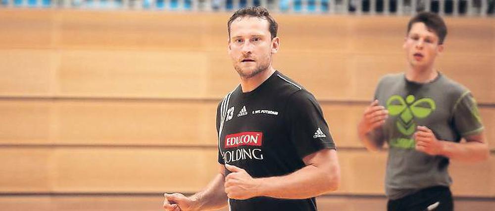 Agieren statt therapieren. Stephan Mellack spielt doch wieder für den VfL.