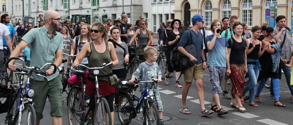 Etwa 800 Demonstrierende zogen am Samstagnachmittag durch die Potsdamer Innenstadt.