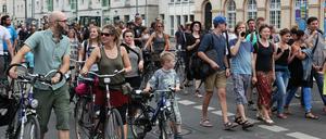 Etwa 800 Demonstrierende zogen am Samstagnachmittag durch die Potsdamer Innenstadt.