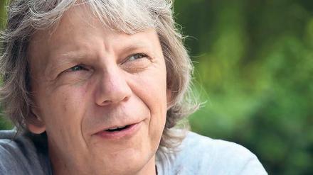Er schaut gelassen auf’s Alter. Andreas Dresen braucht keinen äußeren Anlass, um sich mit Themen auseinanderzusetzen.