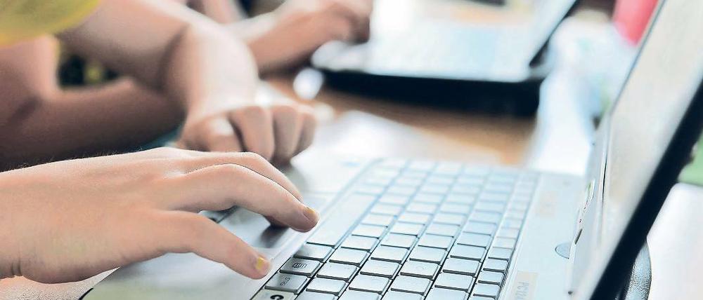 Riskante Spiele. Auch Computerspiele sind vom sogenannten Cyber-Grooming – der sexuellen Belästigung im Internet – betroffen. Die Täter gehen dabei sehr perfide vor.