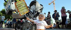 Der kleine Bruno fordert einen Kita-Platz in Leipzig. Unser Gastautor fordert die Kita-Pflicht. "Wie lange wollen wir noch tausende Kinder ungebildet zurücklassen?", fragt Raed.