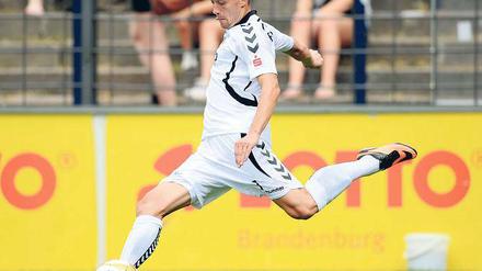 Auf Torjagd. Mittelfeldspieler Heiko Schwarz kam von Wacker Burghausen zum SC Babelsberg 03. So langsam, sagt der 23-Jährige, habe er hier seinen Rhythmus gefunden.