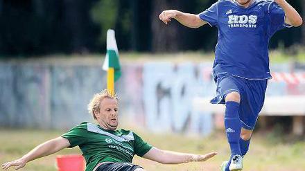 FSV ohne Chance. Benjamin Weiß (r.) überläuft Babelsbergs Patrick Moritz .