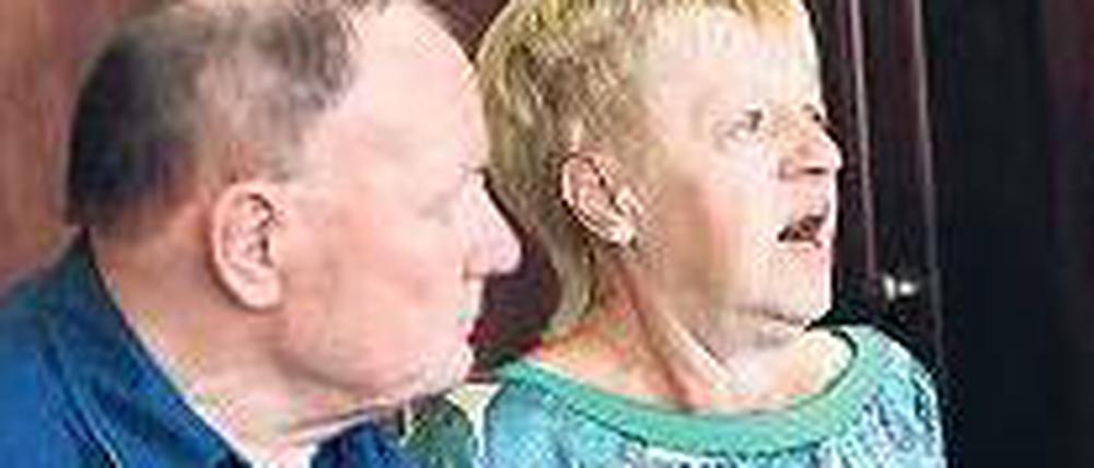 Verklagt. Das Ehepaar Manfred und Ursula Stelb am Mittwoch im Prozess. 