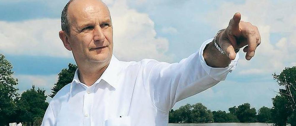 Kein Potsdamer. Der 51-Jährige bleibt selbstverständlich in Forst wohnen. „Meine Familie lebt seit Hunderten von Jahren hier. Das ist Heimat“, erklärt Woidke.