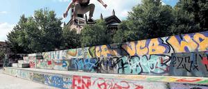 Bunte Welt. Das im Amtsdeutsch Jugendaktionsfläche genannte Areal auf dem Bassinplatz ist einer der wenigen legalen Tummelplätze für die Graffiti-Szene in Potsdam. 