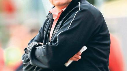Warten auf den Zweitligisten. Ingo Kahlisch empfängt mit seinem Team den FSV Frankfurt. Ein Highlight für den Verein, das aber auch eine Menge Geld kostet.